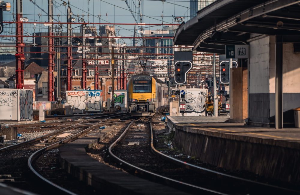 winston-tjia-H5wR0fNMJZg-unsplash